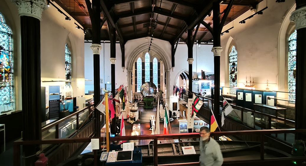 Le musée National de la Marine, dans une ancienne église