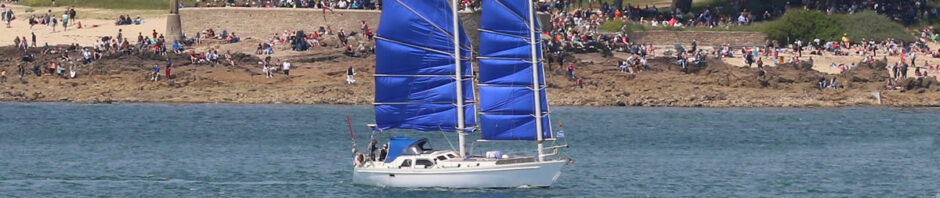 Paradox, junk rigged schooner